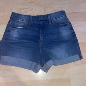 Women’s shorts size 5